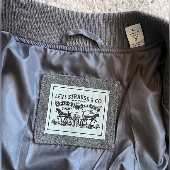 Levi’s Jacket - Picture 2 of 3